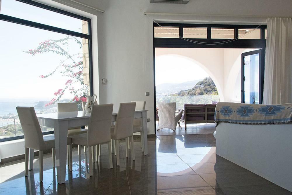Evilia Luxury Villa Amoopi Extérieur photo